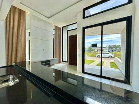 Casa de acabamento classe AAA à venda no Nova Guarani, Capão da Canoa, ref. 20251.